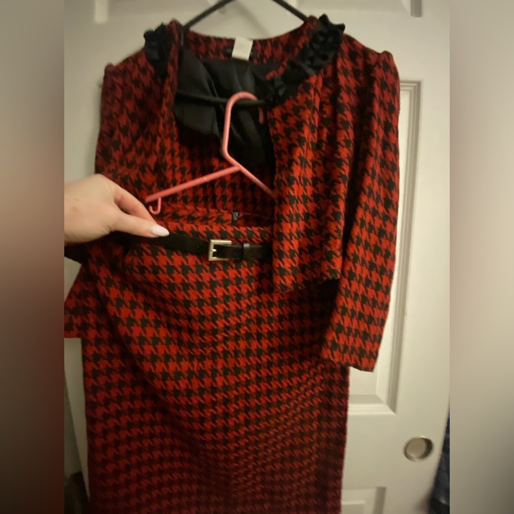 Red houndstooth set